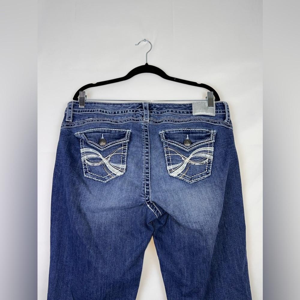 Maurices Dark Blue Denim Capri Jeans - Picture 3 of 7